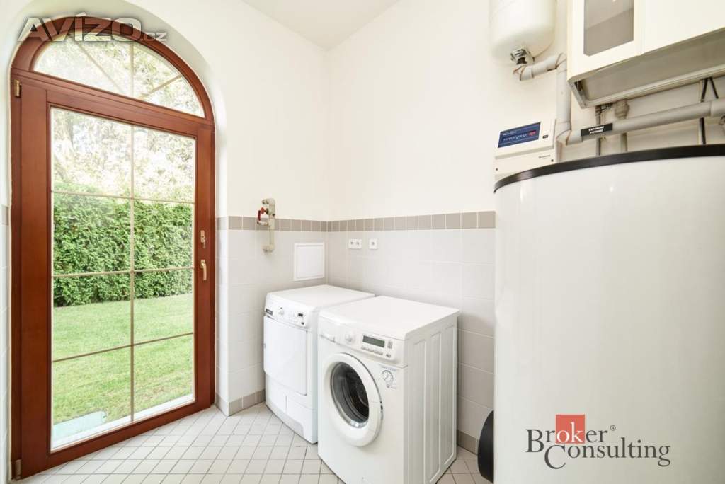 Foto inzerátu Pronájem vily 243 m², Praha