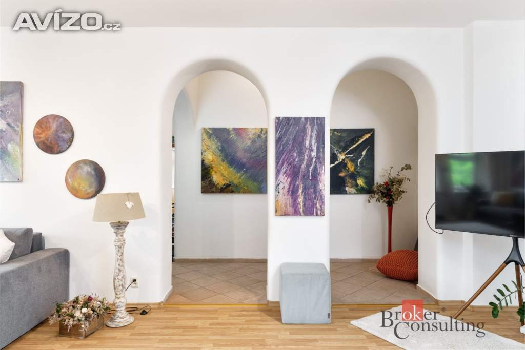 Foto inzerátu Prodej obchodního prostoru 1 000 m², Hostivice
