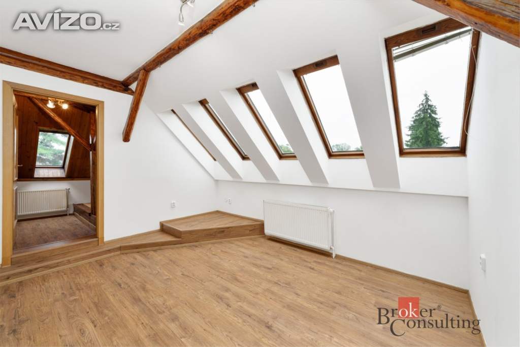 Foto inzerátu Prodej obchodního prostoru 1 000 m², Hostivice