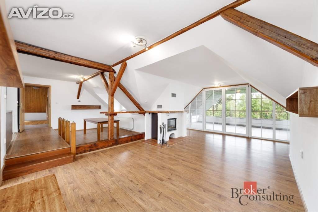 Foto inzerátu Prodej obchodního prostoru 1 000 m², Hostivice