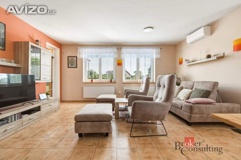 Foto inzerátu Prodej rodinného domu 198 m², Butoves