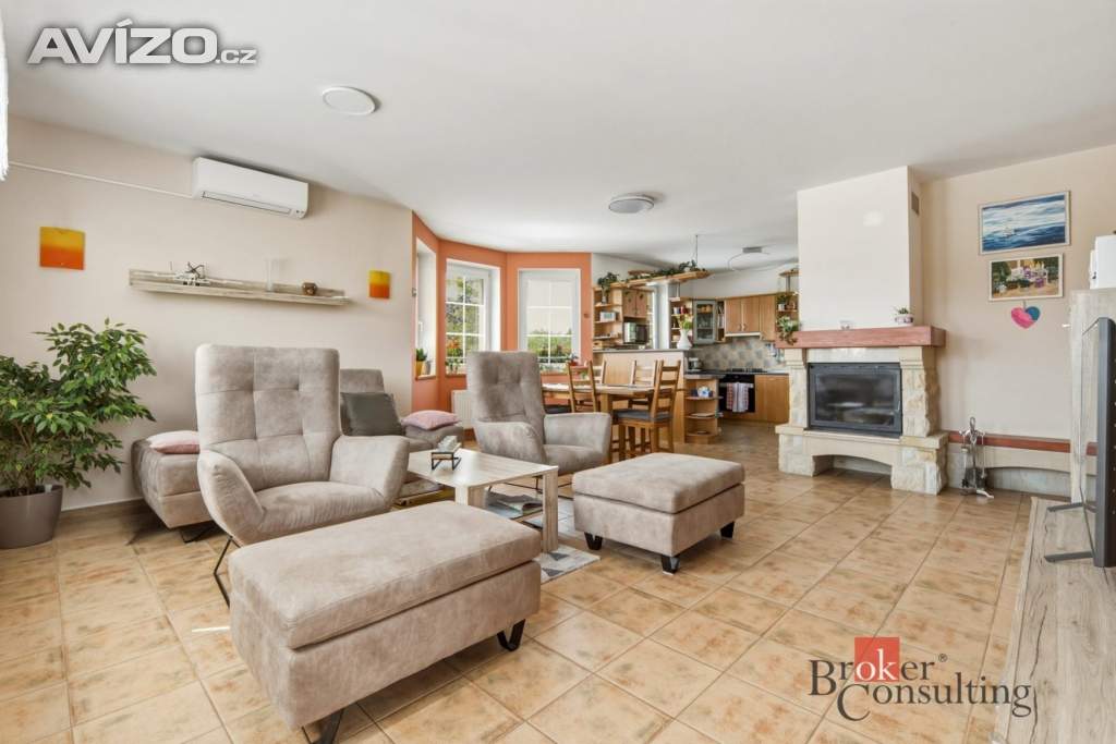 Foto inzerátu Prodej rodinného domu 198 m², Butoves