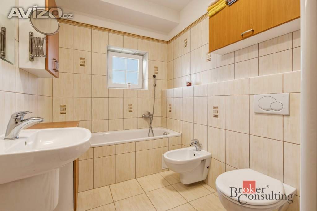 Foto inzerátu Prodej rodinného domu 198 m², Butoves