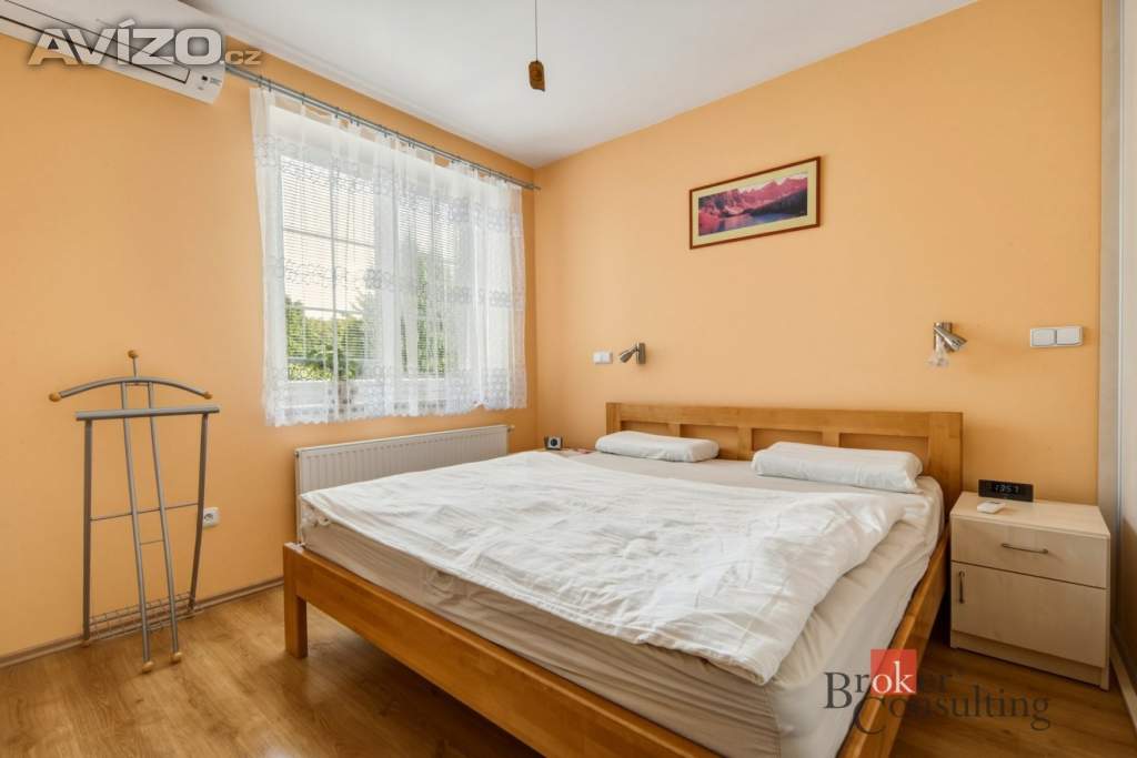 Foto inzerátu Prodej rodinného domu 198 m², Butoves