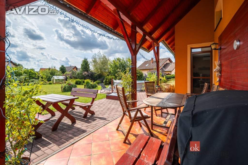 Foto inzerátu Prodej rodinného domu 198 m², Butoves