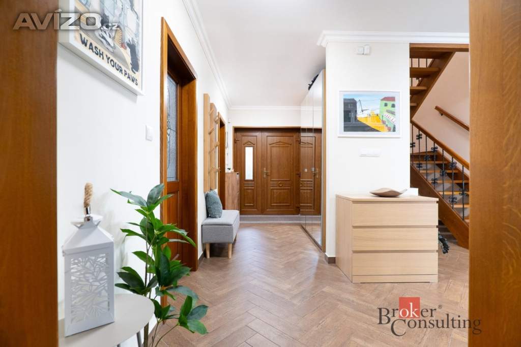 Foto inzerátu Prodej rodinného domu 288 m², Kly