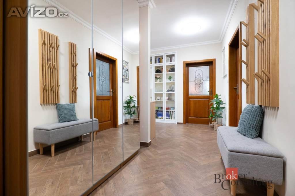 Foto inzerátu Prodej rodinného domu 288 m², Kly