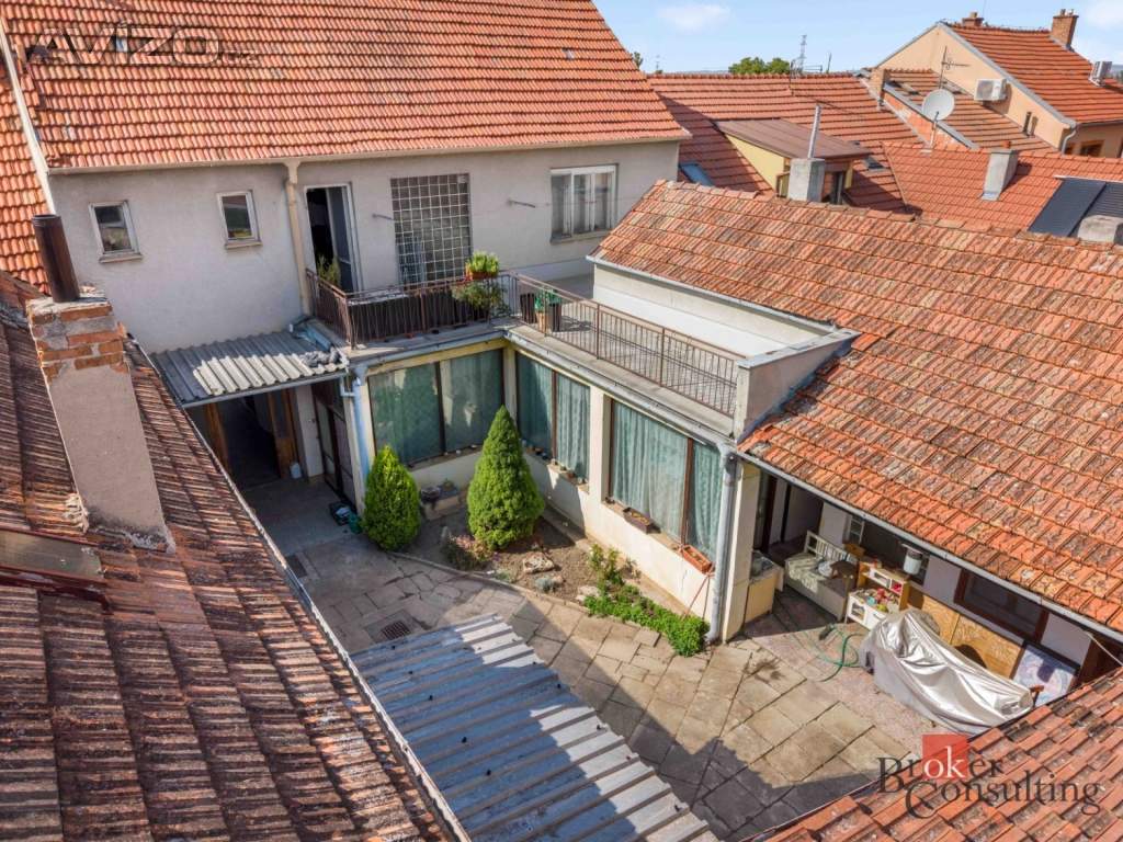 Foto inzerátu Prodej rodinného domu 220 m², Blučina