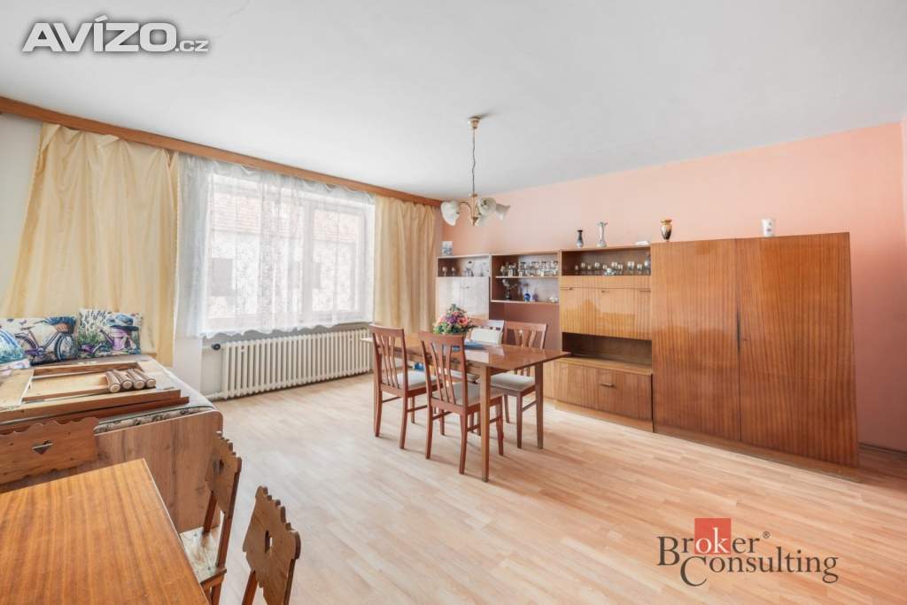 Foto inzerátu Prodej rodinného domu 220 m², Blučina