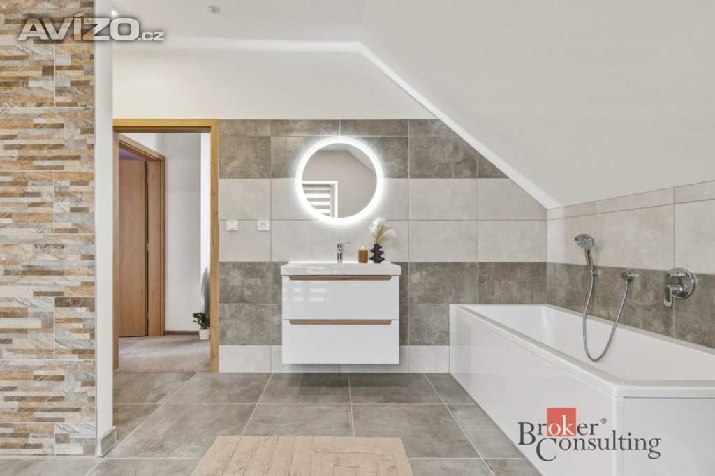 Foto inzerátu Prodej rodinného domu 194 m², Litošice