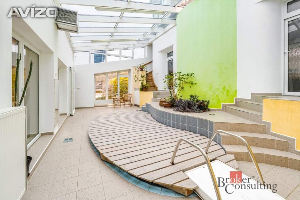 Foto inzerátu Prodej rodinného domu 230 m², Srubec