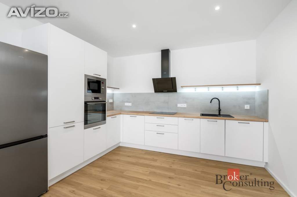 Pronájem bytu 3+kk 77 m², Praha