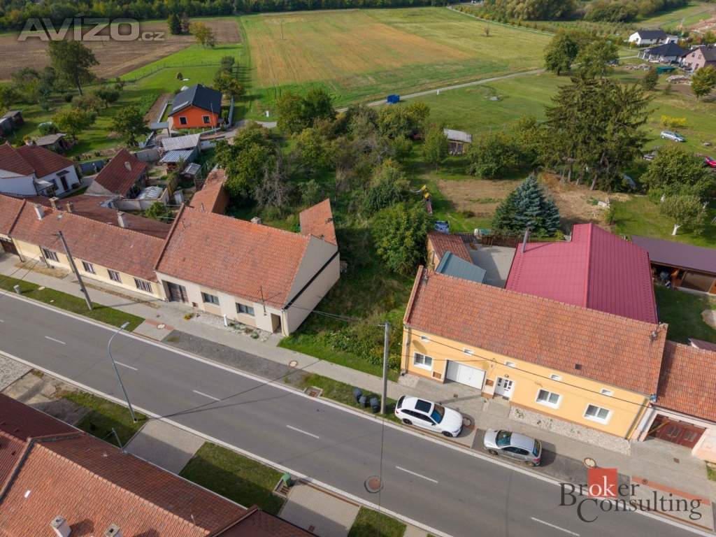 Foto inzerátu Prodej stavebního pozemku 811 m², Kozlany