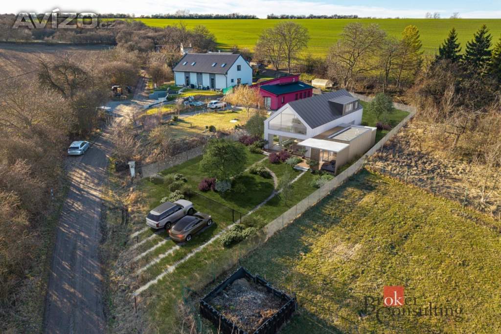 Prodej stavebního pozemku 1 328 m², Zvoleněves