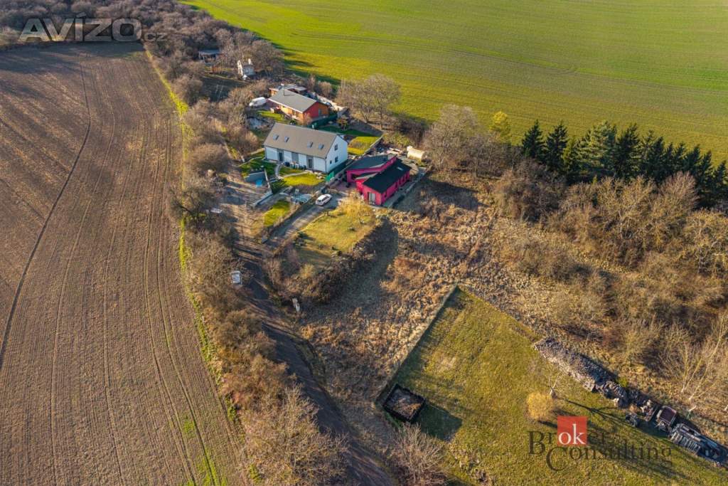Foto inzerátu Prodej stavebního pozemku 1 328 m², Zvoleněves