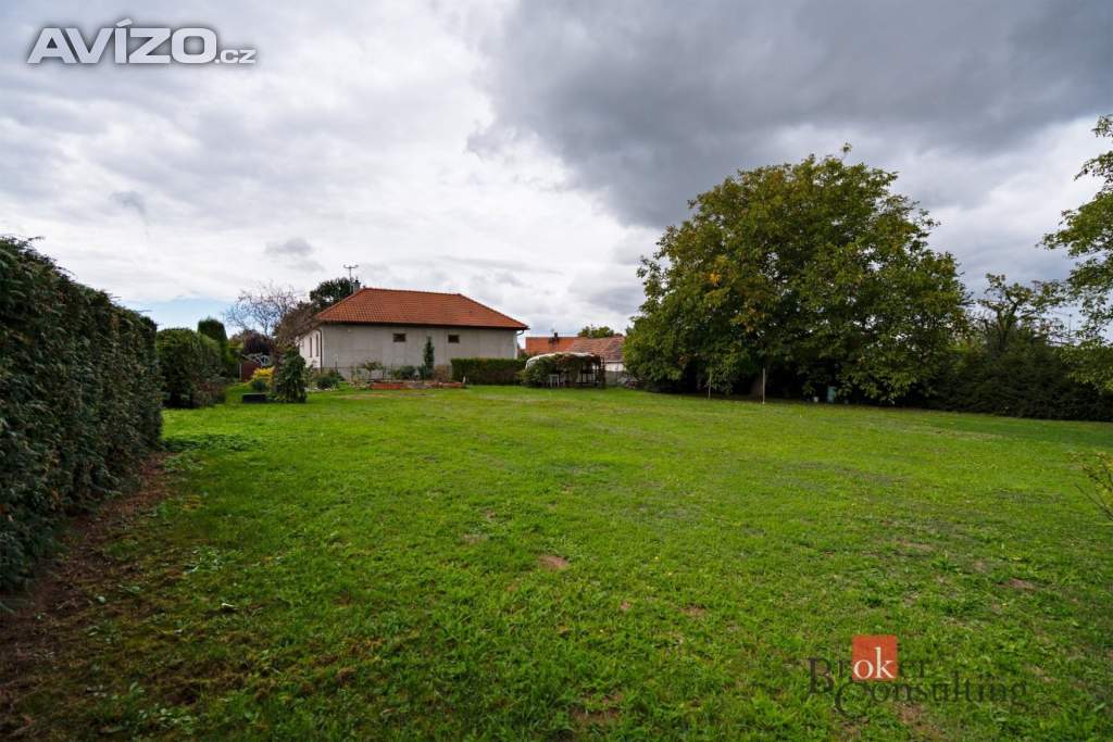 Prodej stavebního pozemku 1 036 m², Výrov