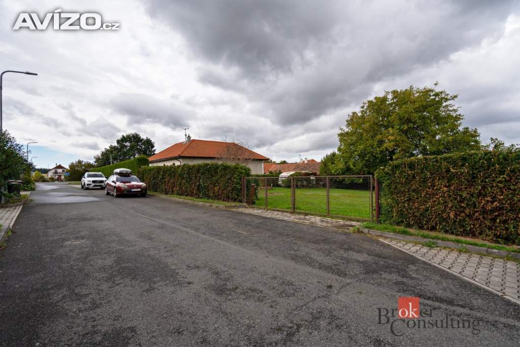 Foto inzerátu Prodej stavebního pozemku 1 036 m², Výrov