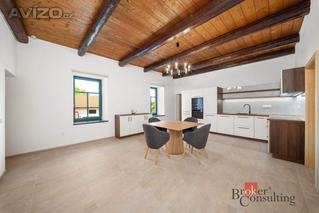 Pronájem bytu 4+kk 88 m², Slatina