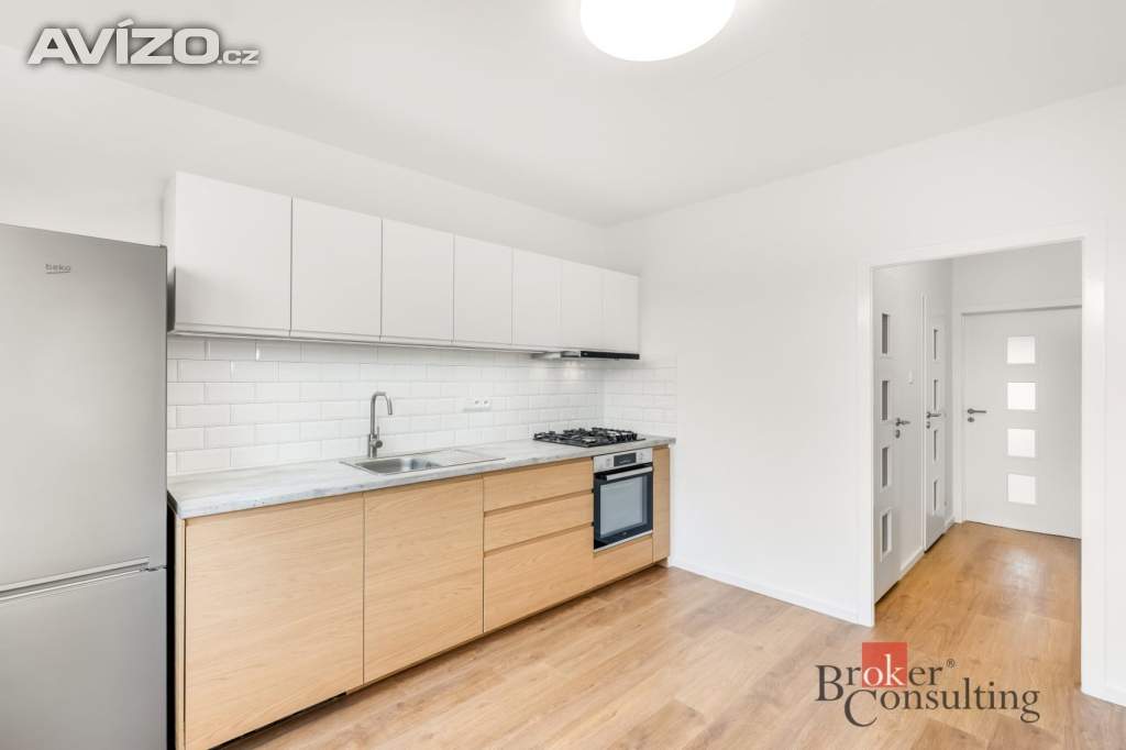 Pronájem bytu 3+1 76 m², Praha