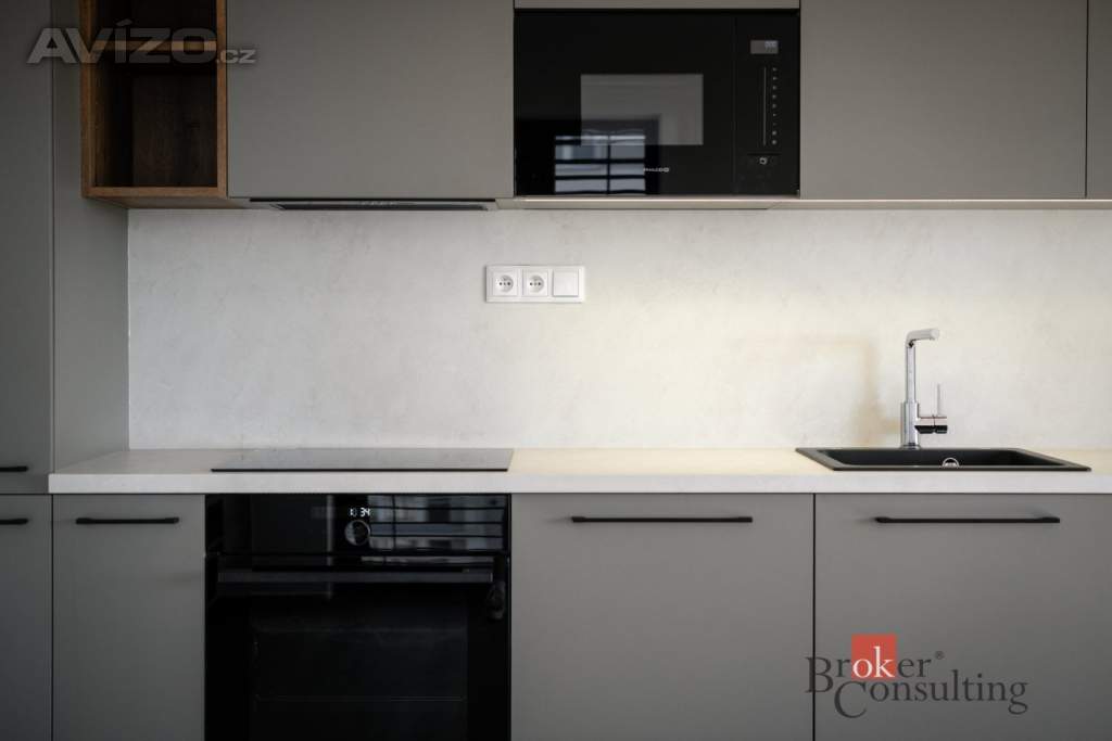 Foto inzerátu Pronájem bytu 1+kk 32 m², Hradec Králové