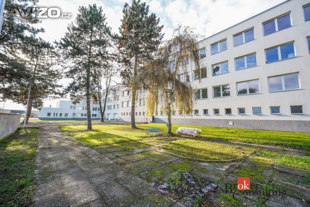 Prodej obchodního prostoru 488 m², Mlékojedy