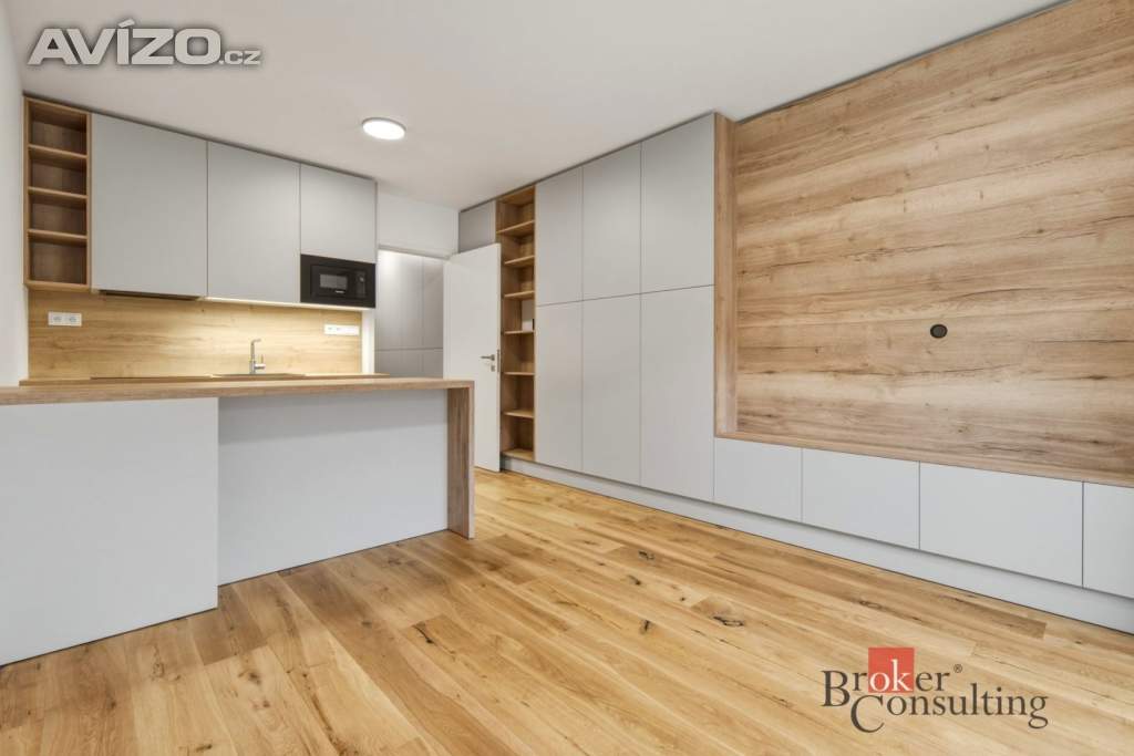 Pronájem bytu 1+kk 29 m², Hradec Králové