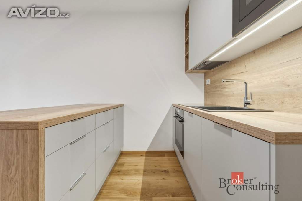 Foto inzerátu Pronájem bytu 1+kk 29 m², Hradec Králové