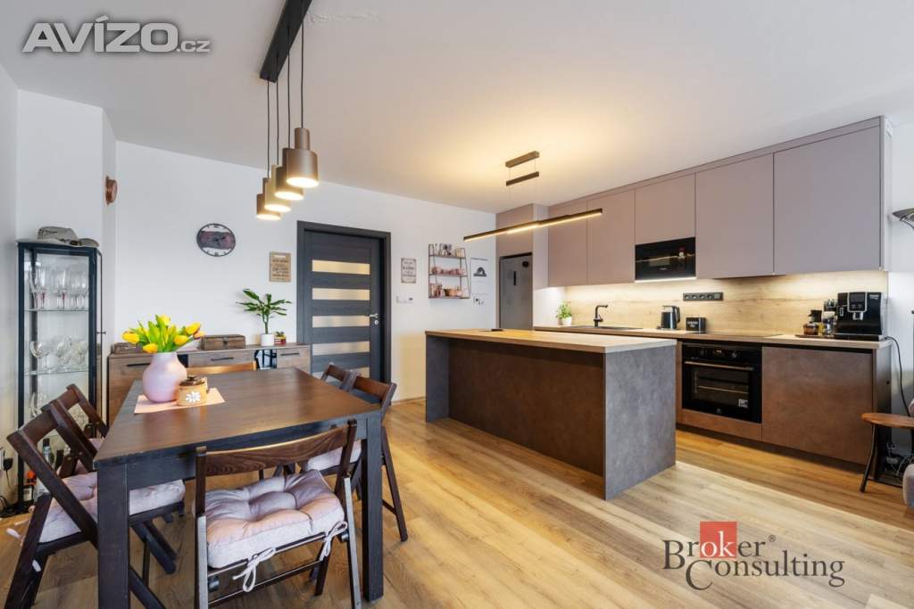 Foto inzerátu Prodej rodinného domu 166 m², Mokrá-Horákov