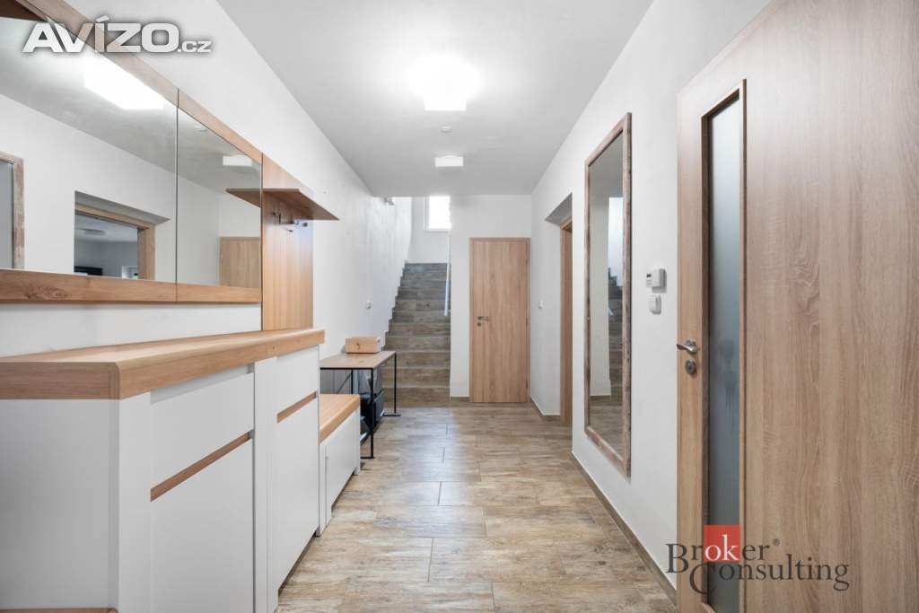 Foto inzerátu Prodej rodinného domu 466 m², Pozořice