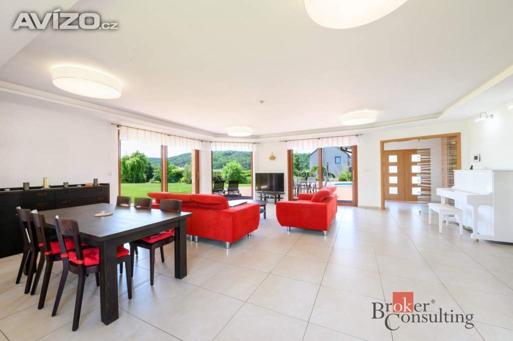 Foto inzerátu Prodej rodinného domu 372 m², Štěnovice
