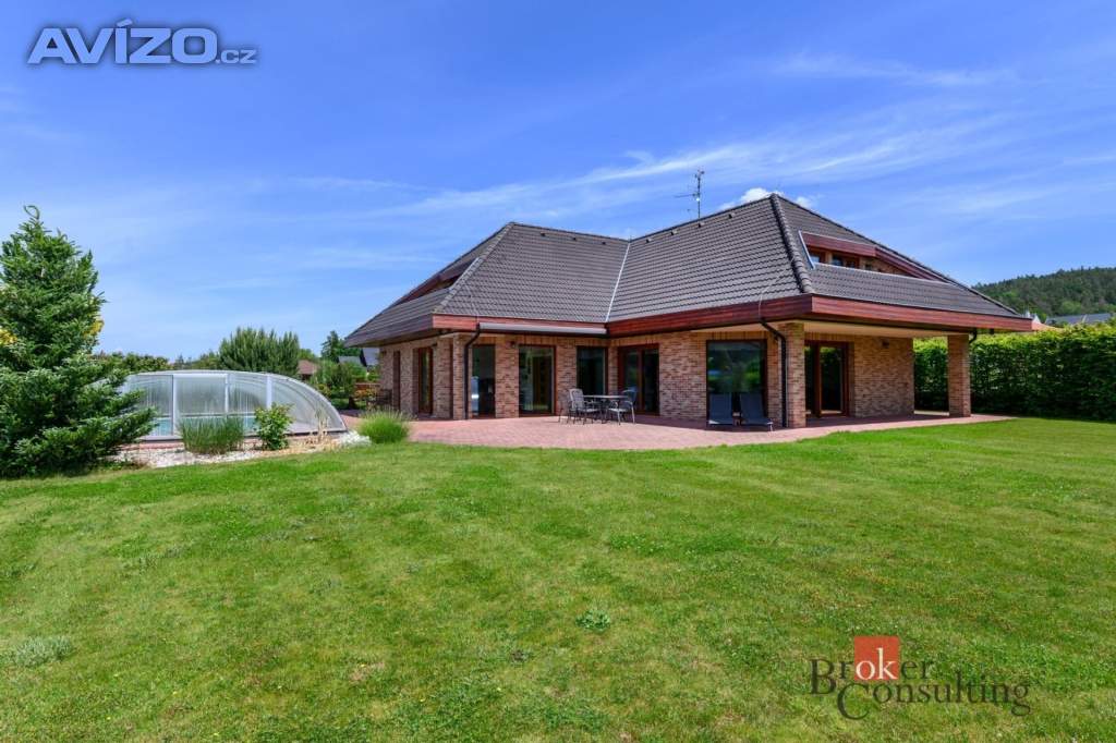Foto inzerátu Prodej rodinného domu 372 m², Štěnovice