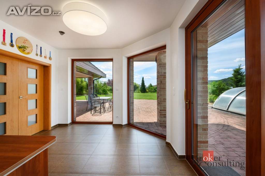 Foto inzerátu Prodej rodinného domu 372 m², Štěnovice