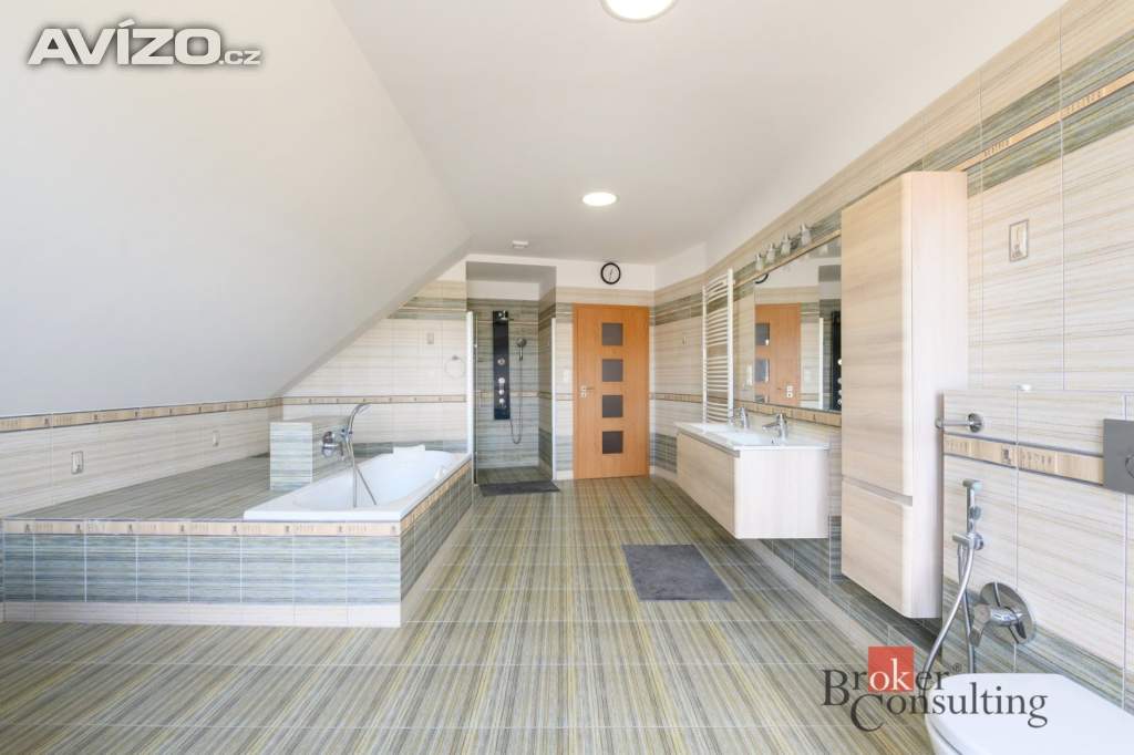 Foto inzerátu Prodej rodinného domu 372 m², Štěnovice