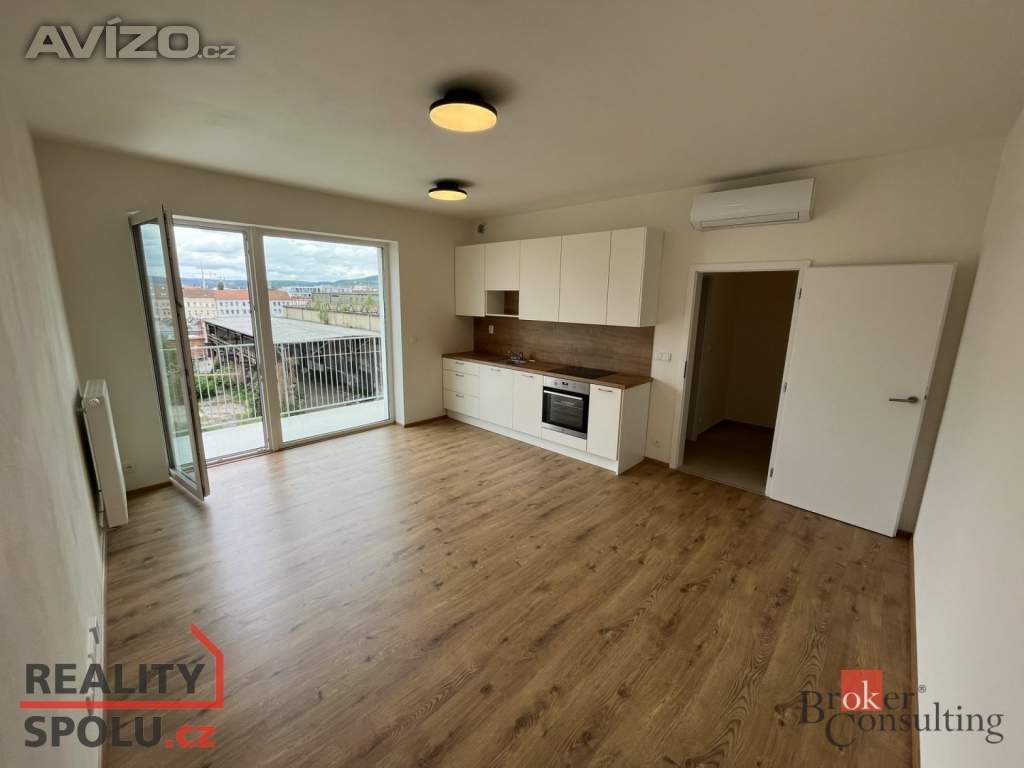 Pronájem byty 1+kk, 32 m2 -