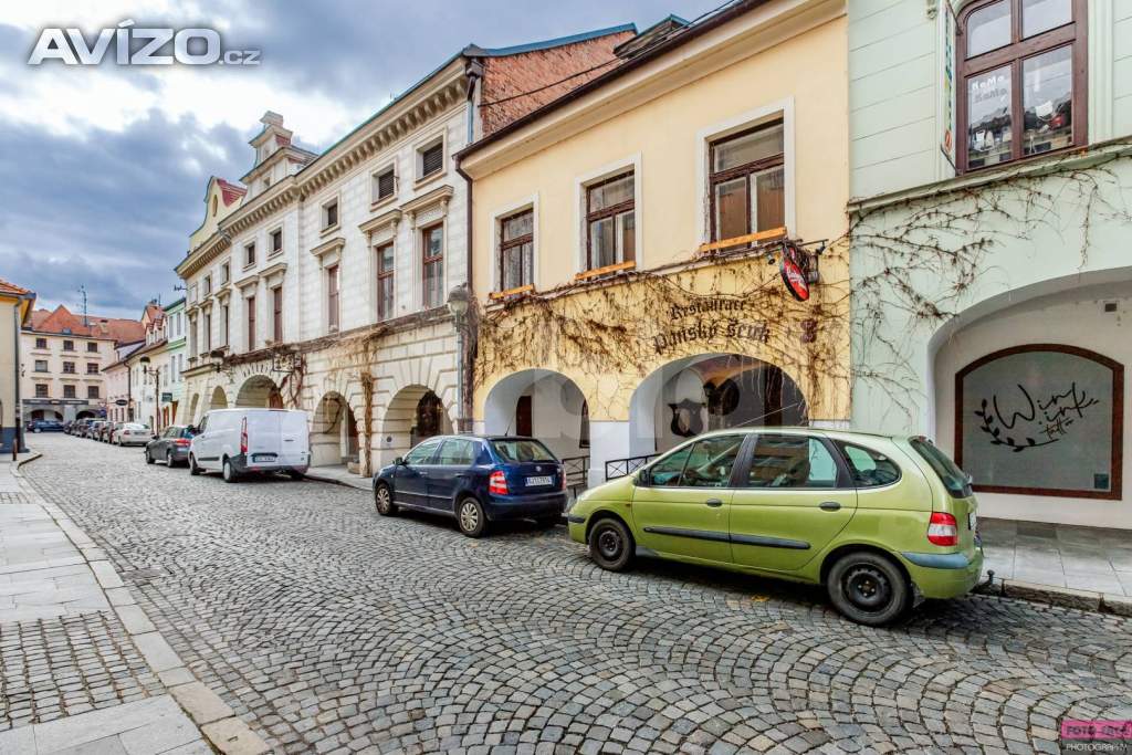 Prodej historické budovy s legendární restaurací v srdci Českých Budějovic