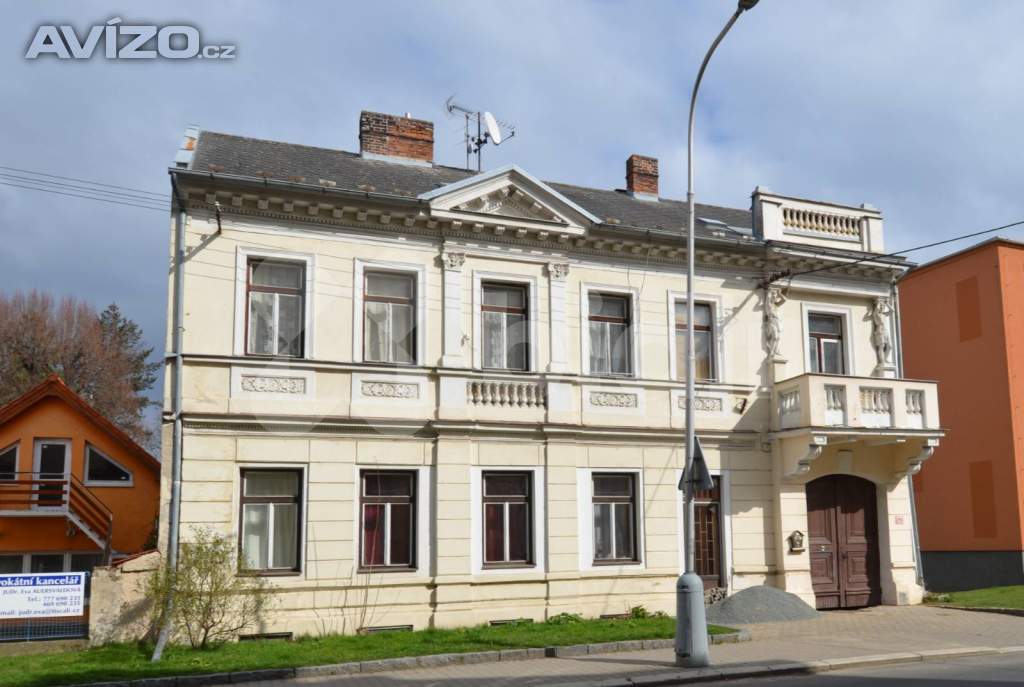 Prodej vily s dvěma byty, 300 m2, pozemek 370 m2, Čáslav
