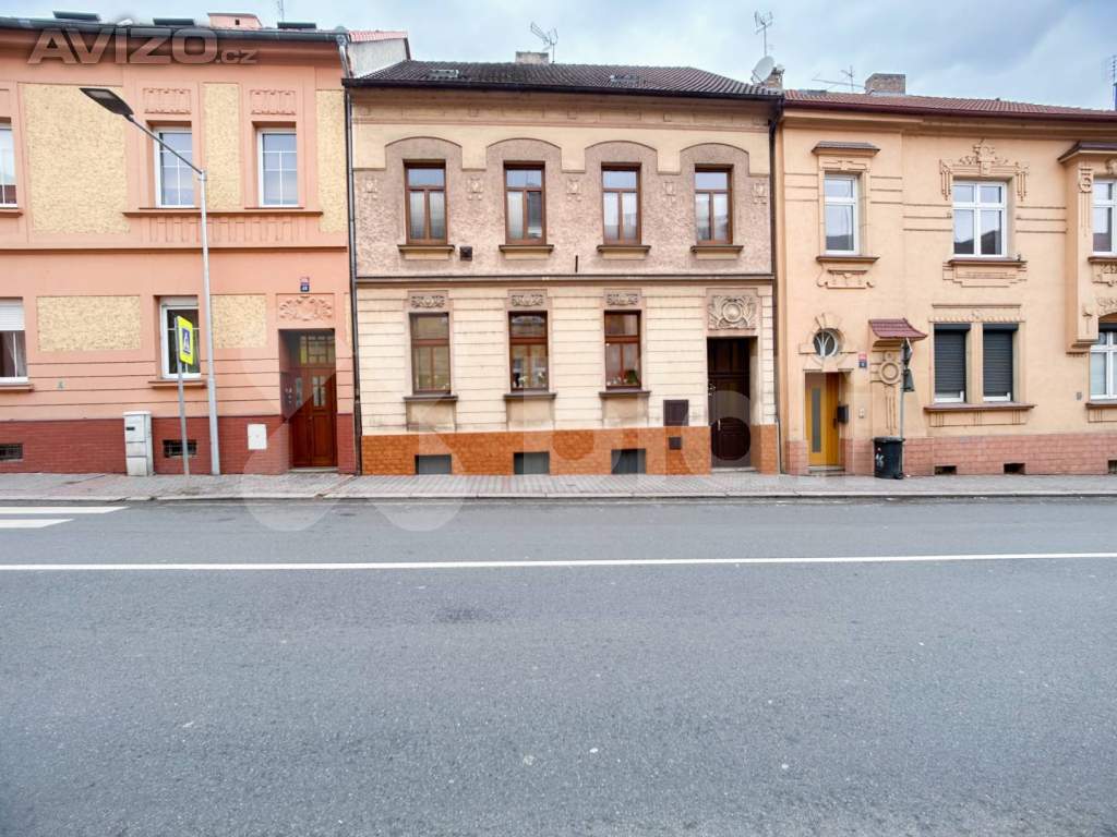 Řadový RD, 3 samostatné bytové jednotky, zahrada, Litoměřice - Mrázova ulice.