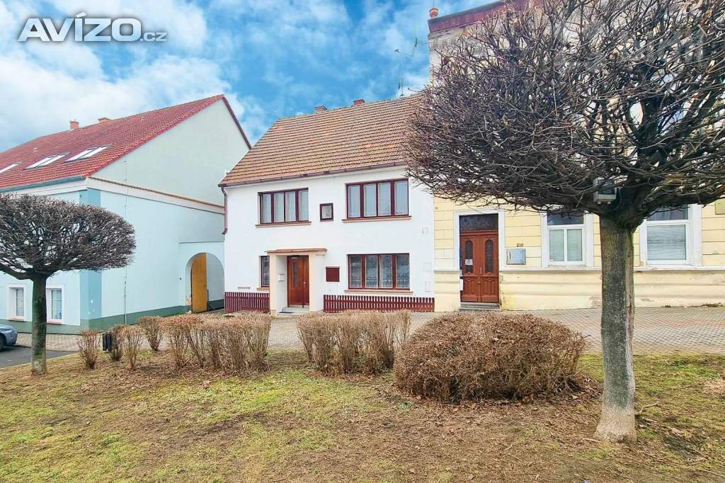 Prodej rodinného domu 4+kk, 169 m2, Hoštka, ul. nám. Svobody