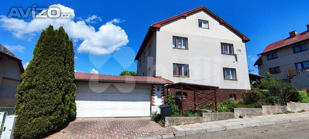 Prodej, dvougenerační rodinný dům 310m2, pozemek 521m2 a garáž 42m2 ve Staré Pace !!! ZLEVNĚNO !!!