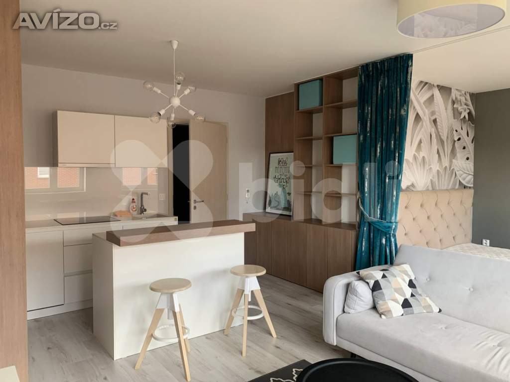 Exkluzívně Vám nabízíme prodej bytu 1+kk s garážovým stáním v Praze - Modřanech.