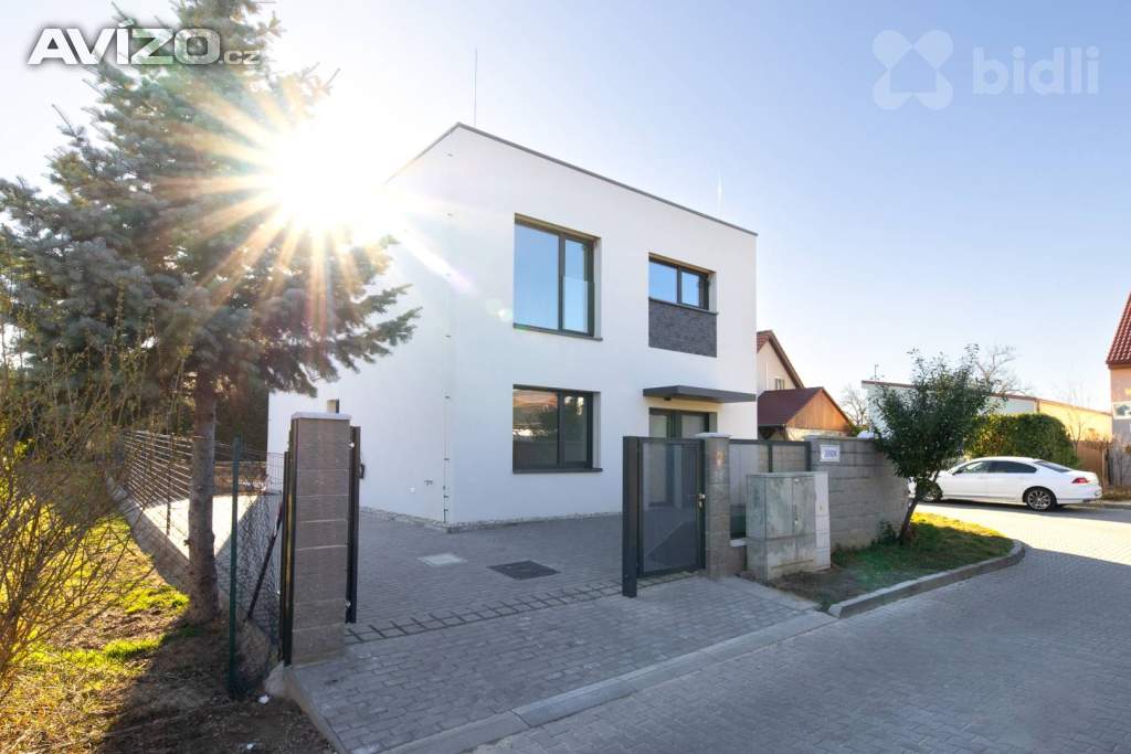 Rodinný dům 5+kk, novostavba, kolaudace 12/2024, ul. Západní, Rajhrad