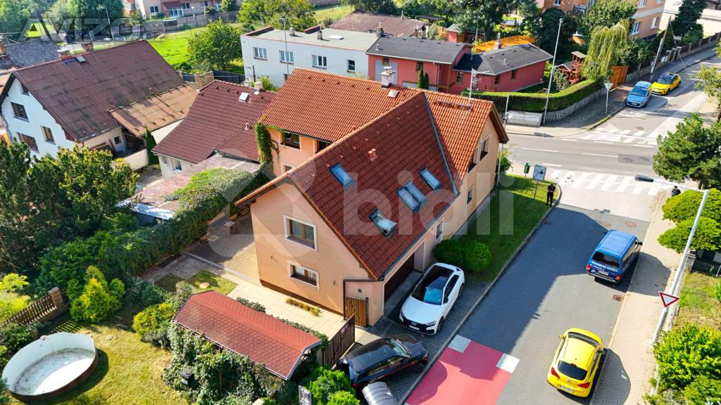 Prodej rodinného domu (288 m²) v Horních Počernicích