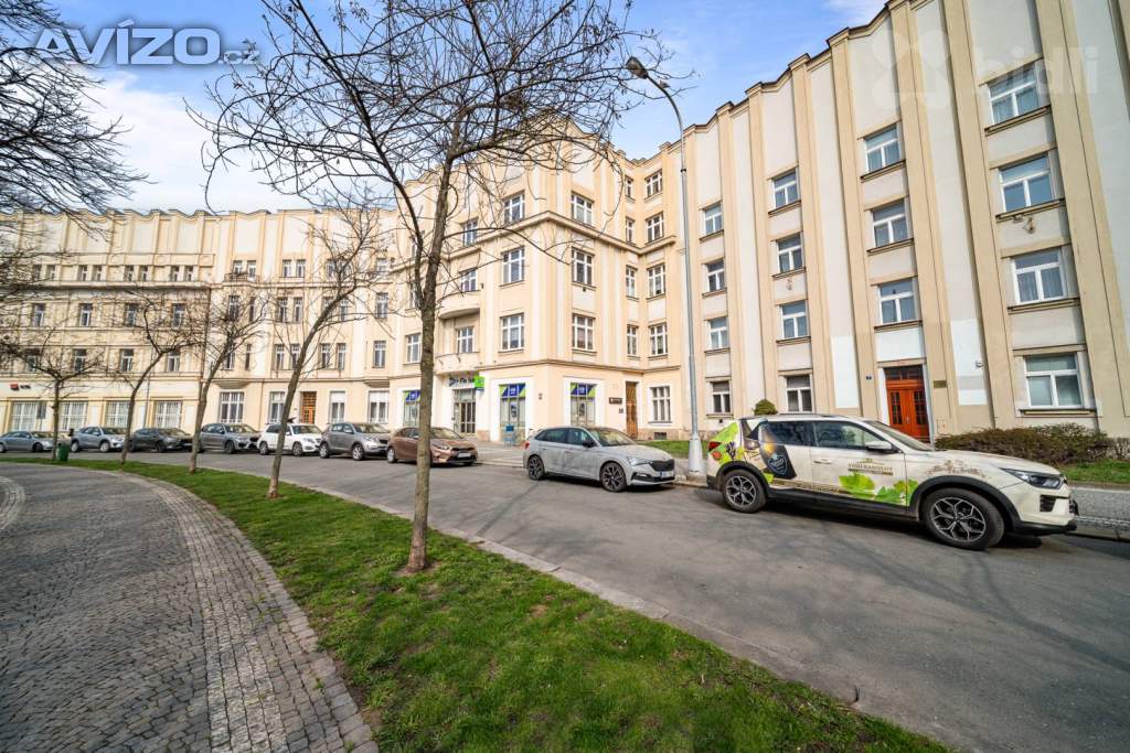 Pronájem reprezentativní kanceláře, centrum Hradec Králové