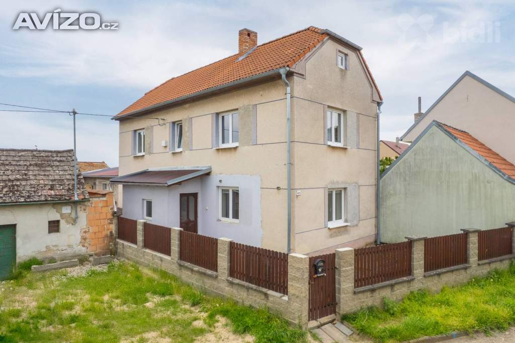 Rodinný dům před rekonstrukcí 4+1, ul. Višňová, Dolní Bojanovice