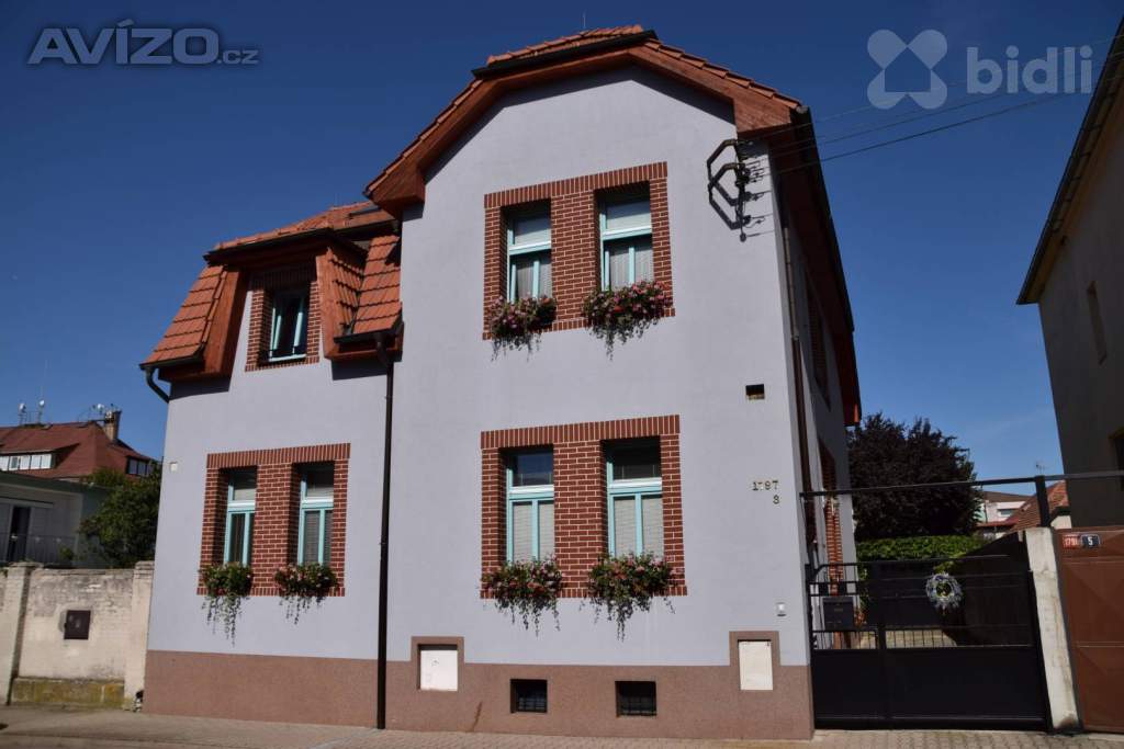 Prodej rodinné vily 255 m2, pozemek 471 m2, Habešovna, Kladno