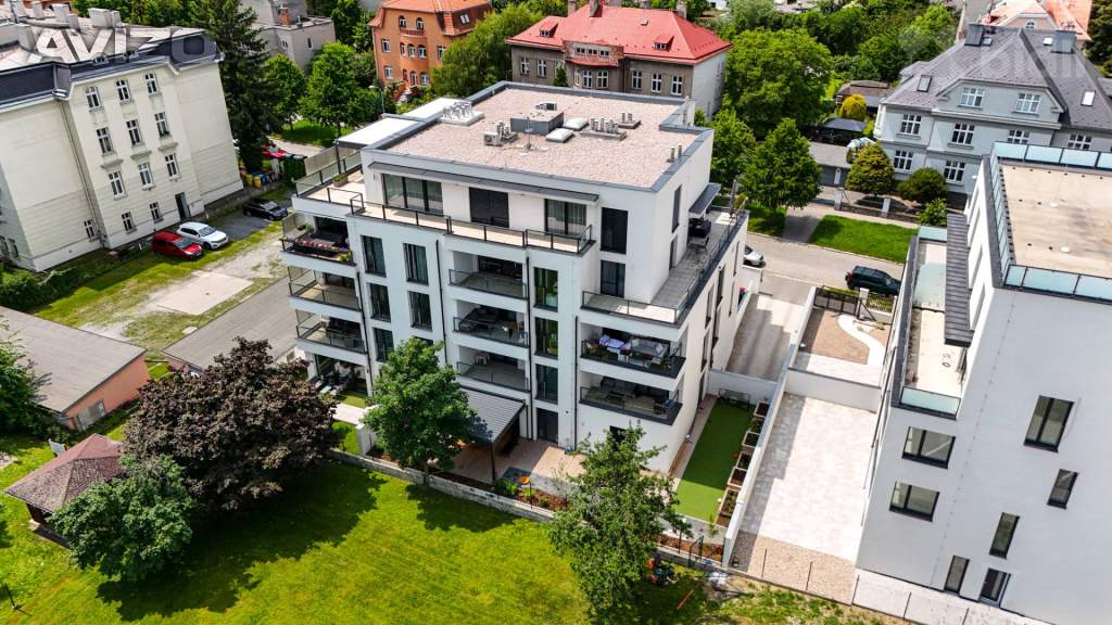 Krásný byt 3 +2 KK s velkou terasou 43 m2 v nové vile blízko parku Olomouc
