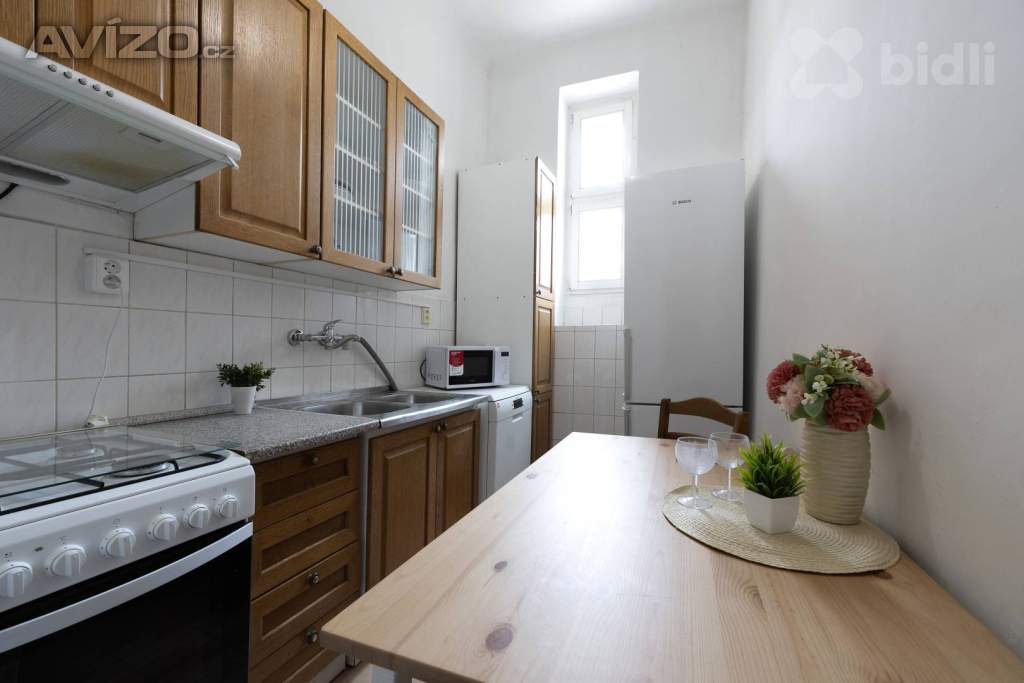 Prostorný byt 3+1 (73 m²) v srdci Karlína