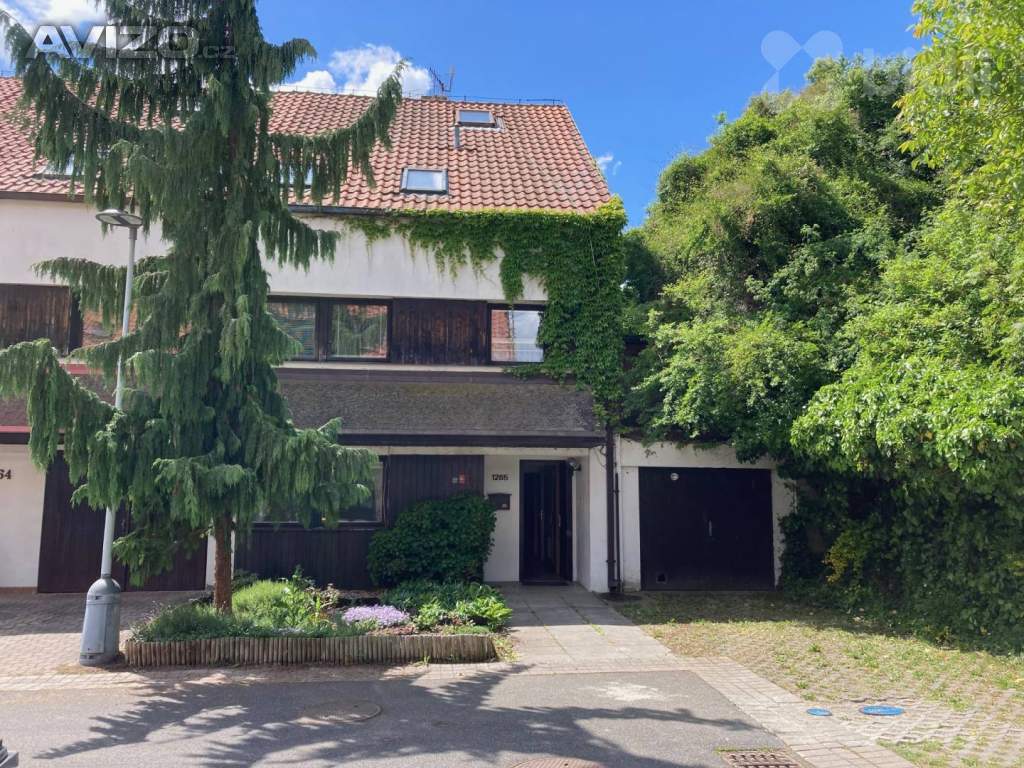 Prodej řadového RD 5+1 se zahradou, pozemek 253m2,Hostivice, Haklova