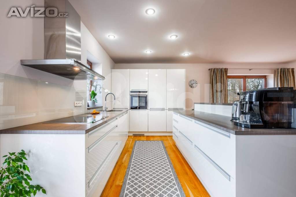 Foto inzerátu Prodej rodinného domu s velkou zahradou, 1824 m2, Roudnice nad Labem