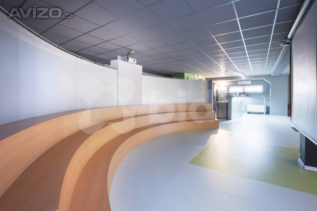 Foto inzerátu Prodej zábavního a bowlingového centra, Hradec Králové